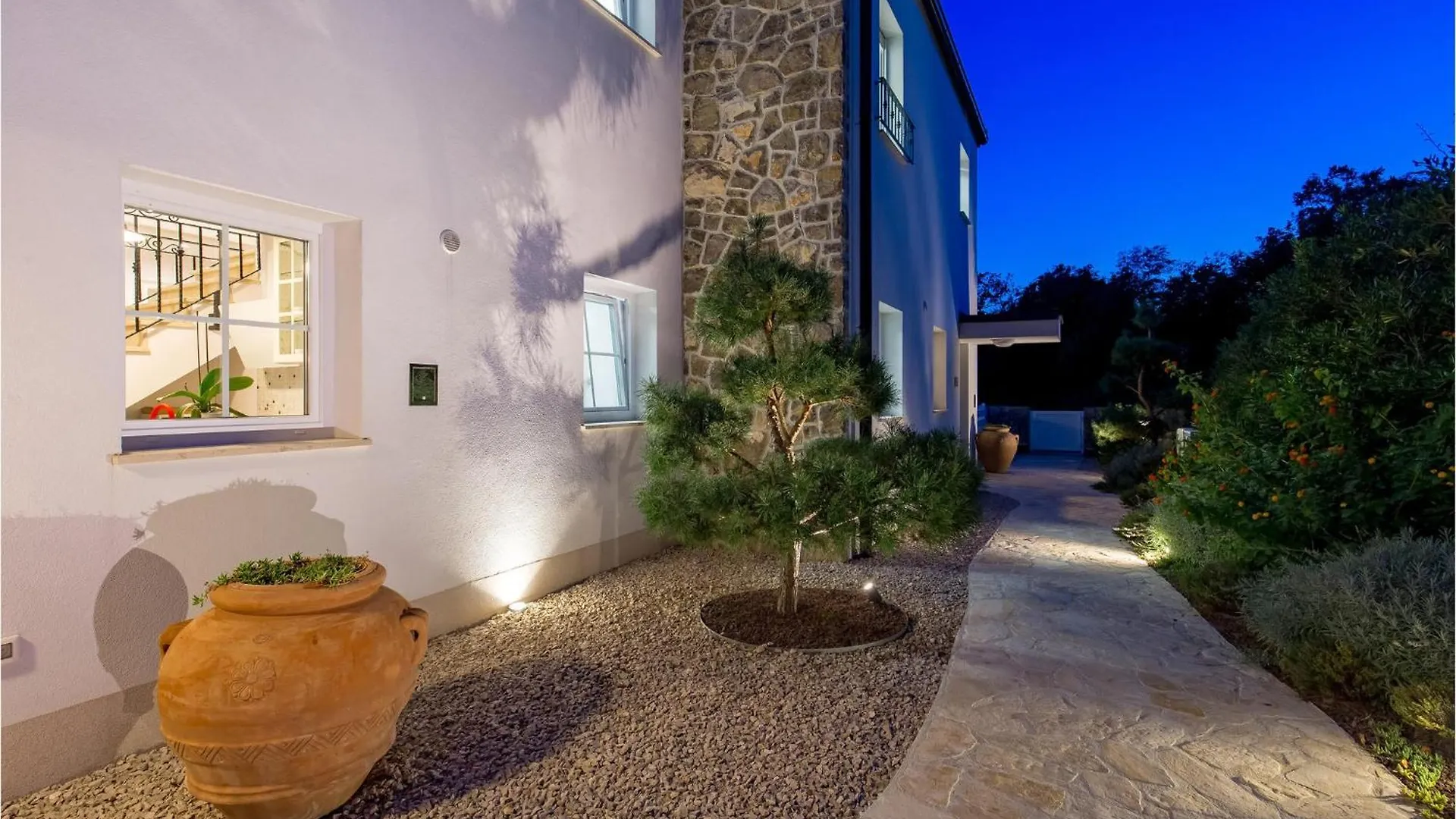 3 Bedroom Stunning Home In Kornić 0*,