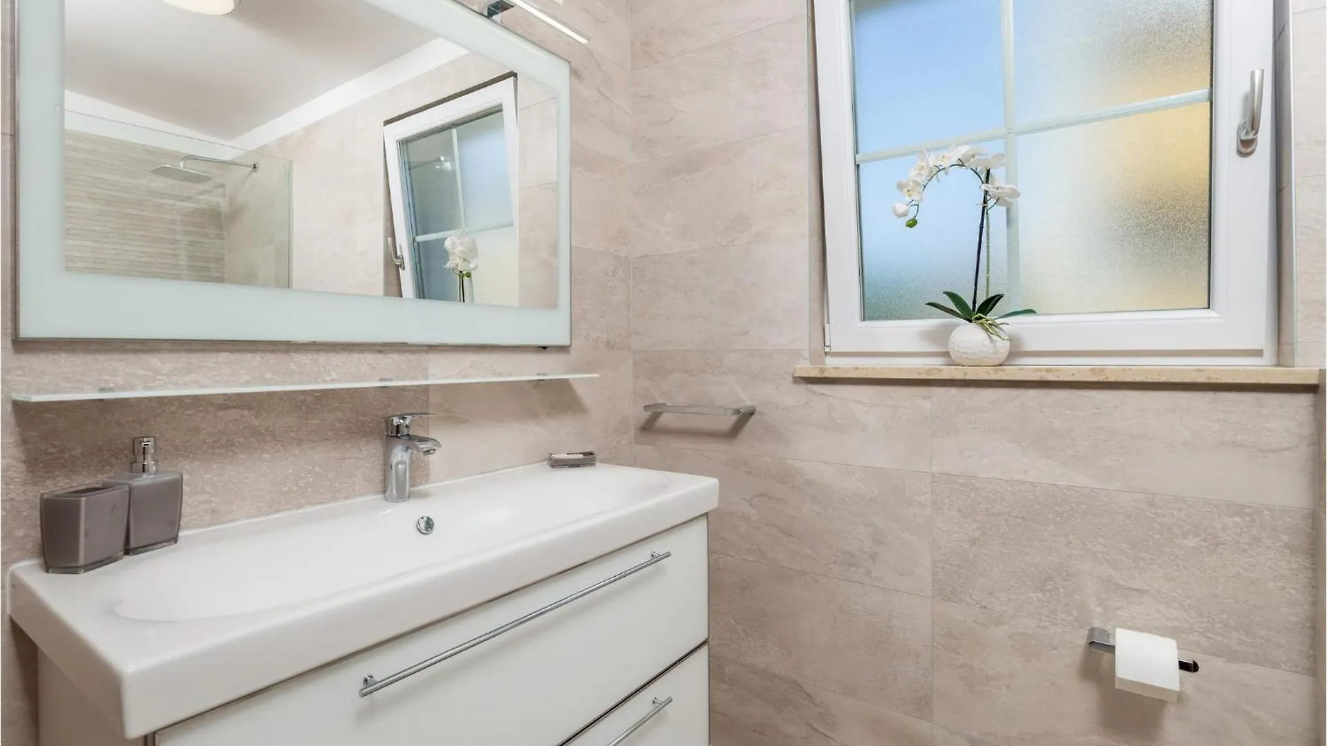 3 Bedroom Stunning Home In Kornić Kroatië