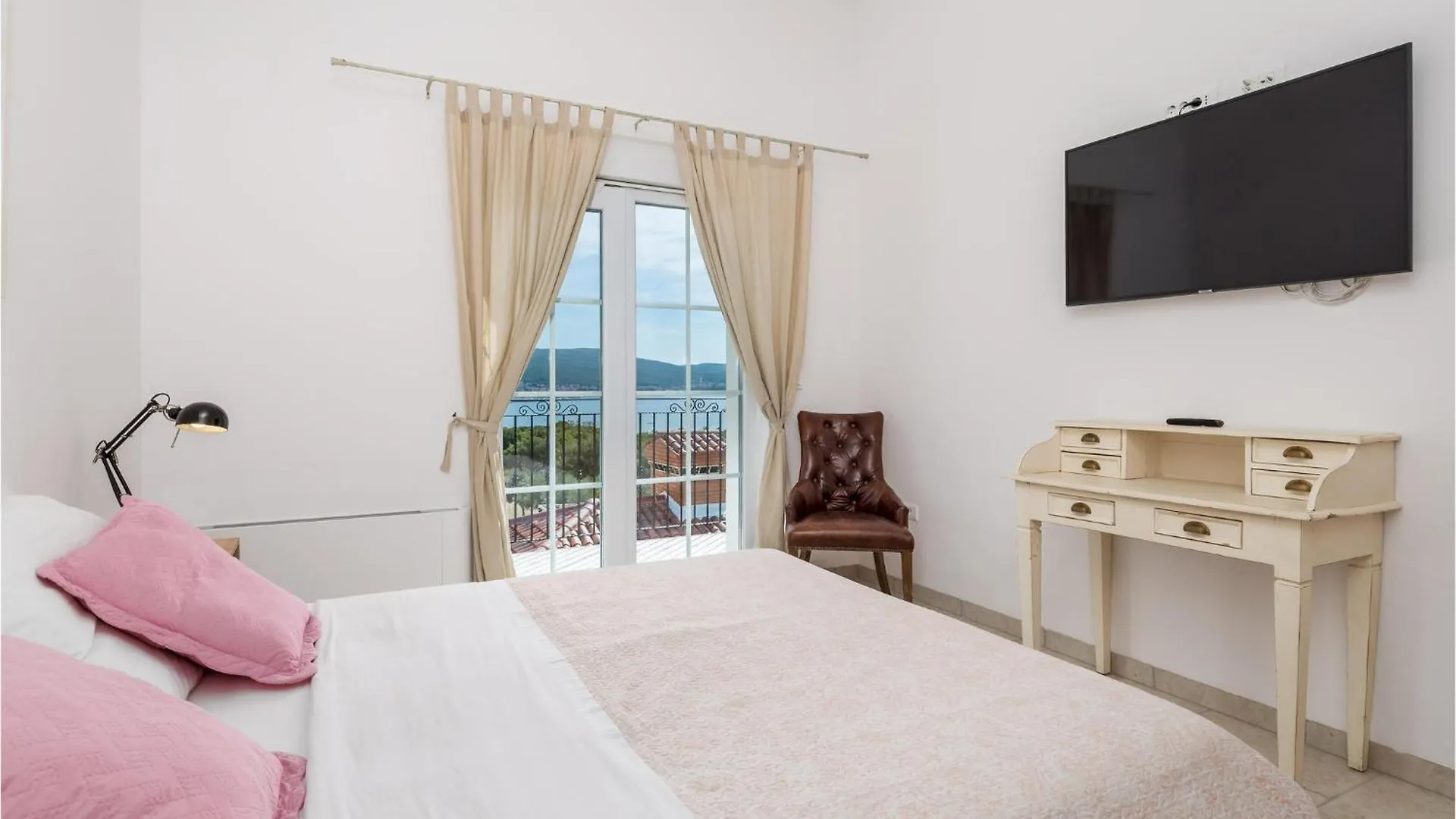 3 Bedroom Stunning Home In Kornić Vakantiehuis
