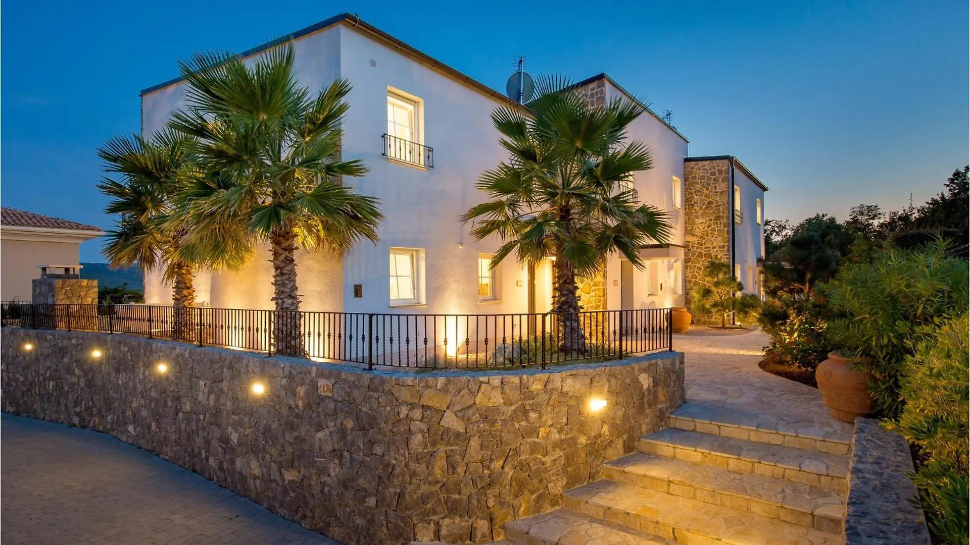 3 Bedroom Stunning Home In Kornić Kroatië